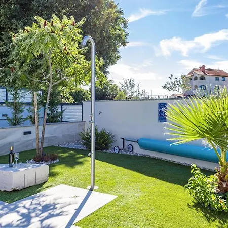 Polaris By Guide Willa