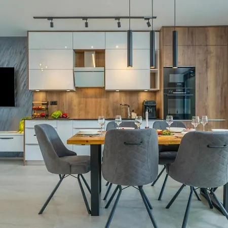 Polaris By Guide Willa *