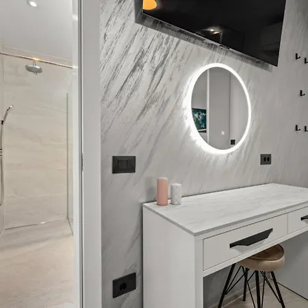 Polaris By Guide Willa Pula