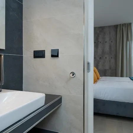 Willa Polaris By Guide