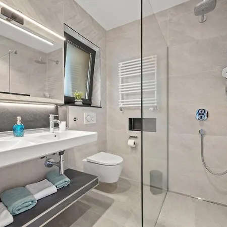 Willa Polaris By Guide Pula