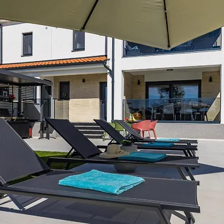 Willa Polaris By Guide