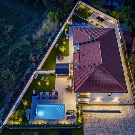 Villa Polaris By Guide